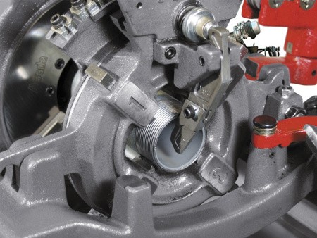 Резьбонарезная головка